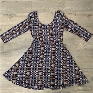 Quarter sleeve dress